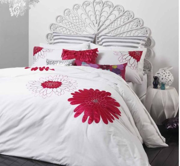 Tia Fuchsia Quilt Cover Set by Logan & Mason Double Discount