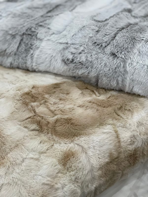 super soft luxury elegant large faux fur throw blanket grey cream reversible Fashion