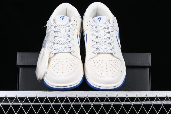 SB DUNK LOW TS WHITE BLUE on Sale